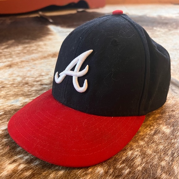 New Era Atlanta Braves Dark Blue Red Fitted Hat Cap 6 5/8 - Picture 2 of 9